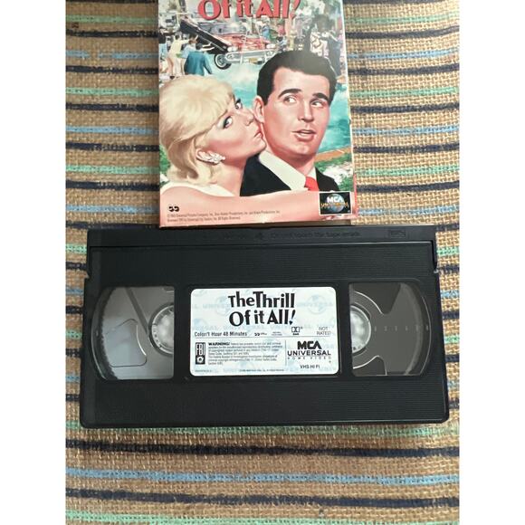 The Thrill of It All – Comedy Classics Doris Day VHS Movie – Vintage Pre-Loved - Picture 3 of 4